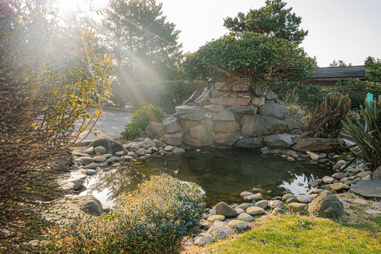 The Ashley Inn & Suites Lincoln City Esterno foto